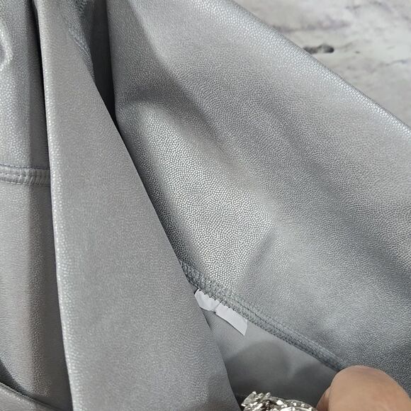 Fabletics Oasis PureLuxe High-Waisted 7/8 Legging Silver Matte Foil Yoga Workout - Picture 6 of 11